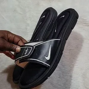 Nike comfort footbed soft foam slides beach vacation 360883-011 Sz10 black white Nike Women Comfort Footbed US 10 Black Sandal | Mercari main image 4